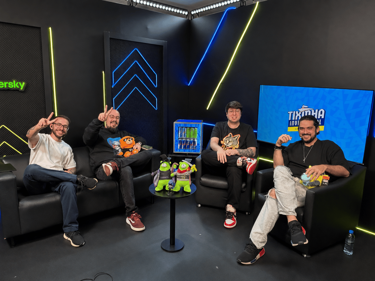 Tixinha e convidados no estúdio do Tixinha Invitational by BONOXS